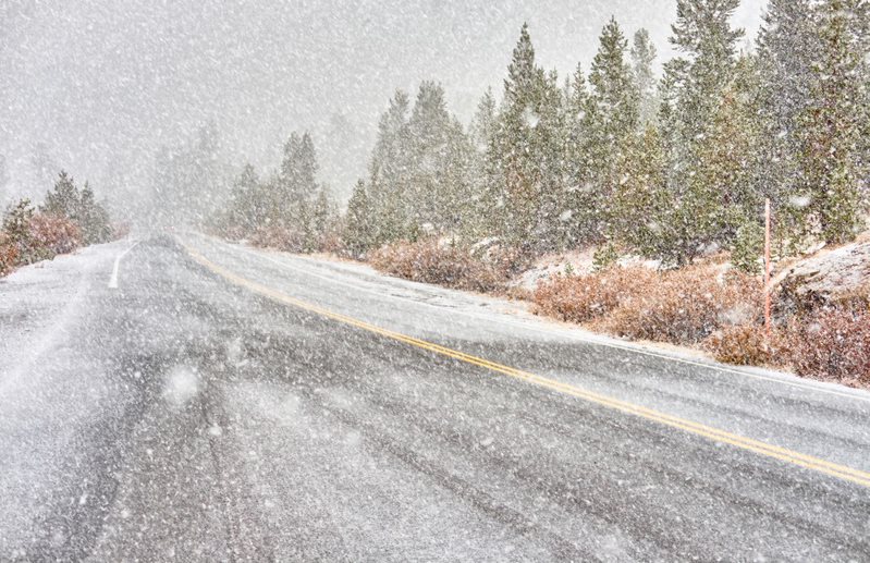 TIPS for Safely Driving on Ice Roads